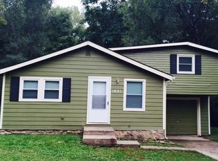 1021 Suntree Pl, Kansas City, KS 66103