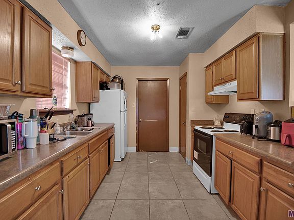 5th image of 2401 Paige Janette Dr