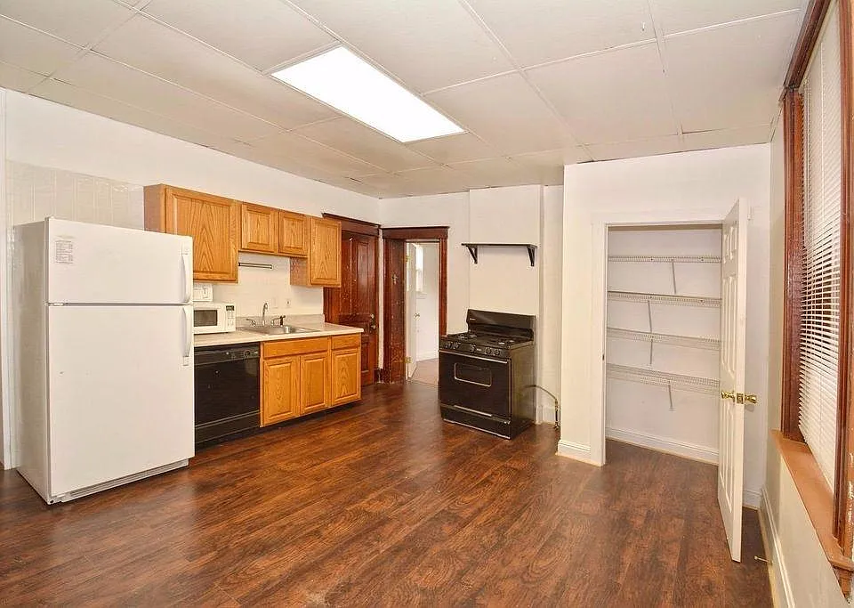 Kitchen 1