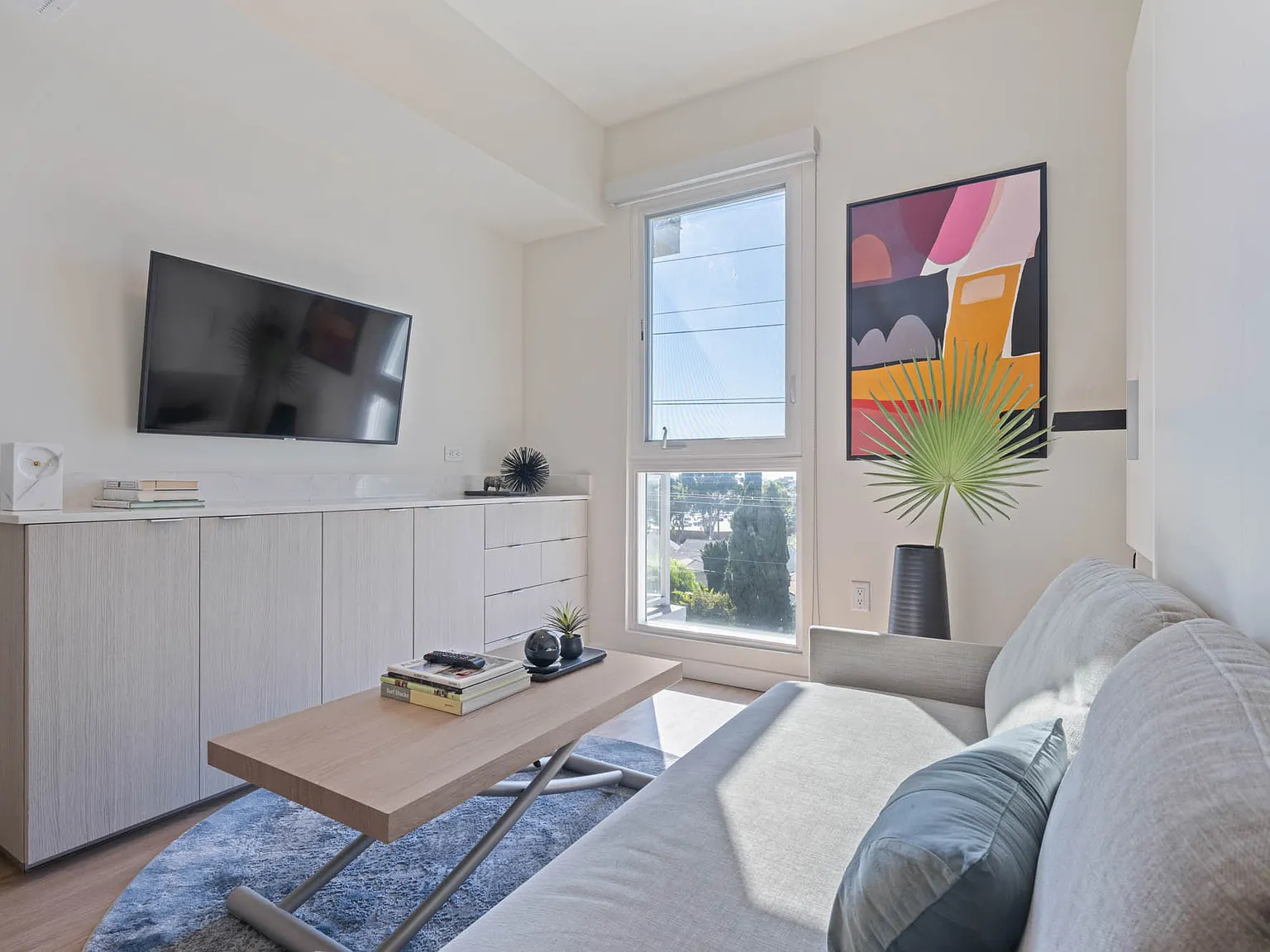 ~4 Weeks Free + $500 Off~ Fully Furnished Suite In Shared Living Space With Incredible Amenities ... — Photo 2
