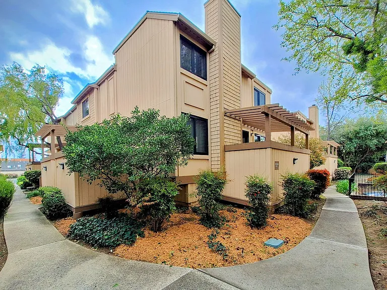 14575 S Bascom Ave — Photo 42