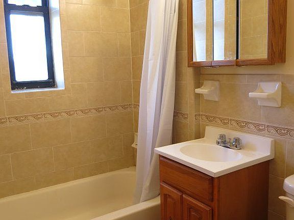 4th image of 100 W 118th St APT 3E