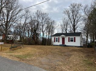 1860 Dyers Store Rd, Martinsville, VA 24112