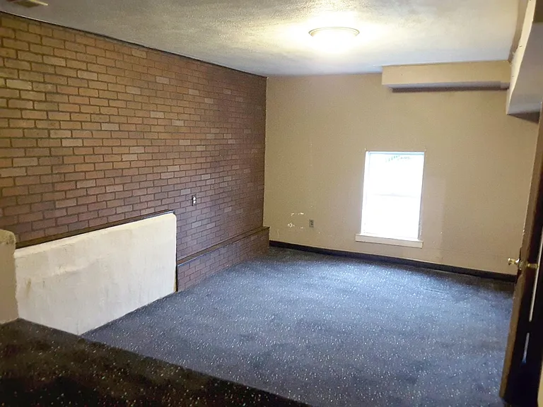 213 1/2 Crescent St — Photo 19