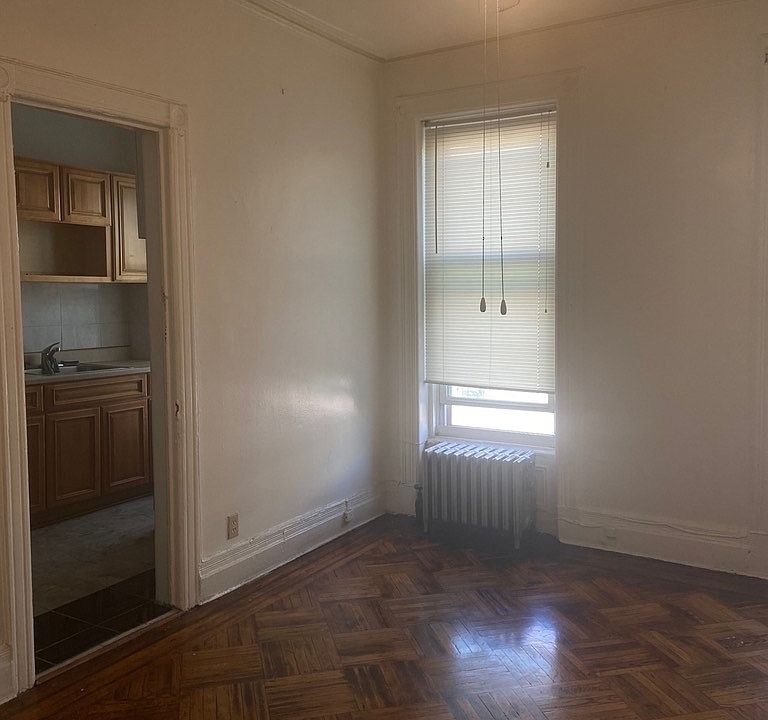 2nd image of 445 Willoughby Ave #3