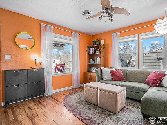 4th image of 530 W 9th St