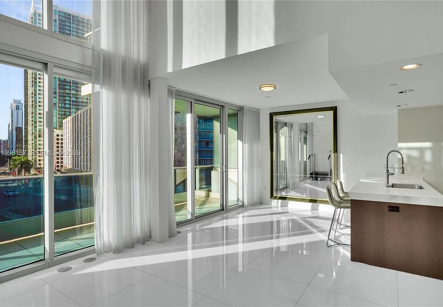 2 bed, 2.5 bath, 1430 sqft, $7,450 — Photo 4