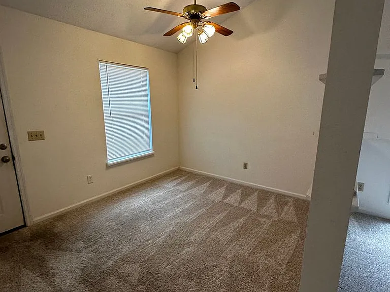 126 Kristine Blvd — Photo 21