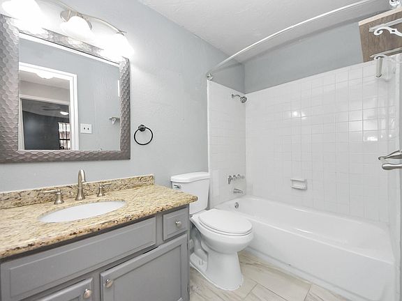 4th image of 10735 Braes Bend Dr