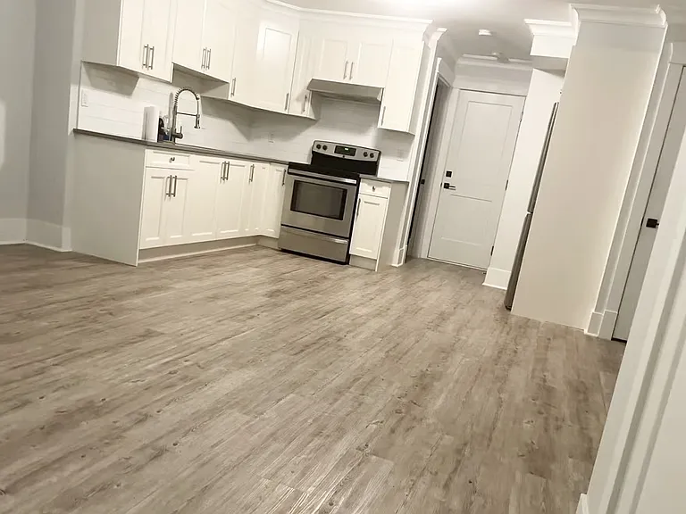 6386 Lakeview Ave — Photo 2
