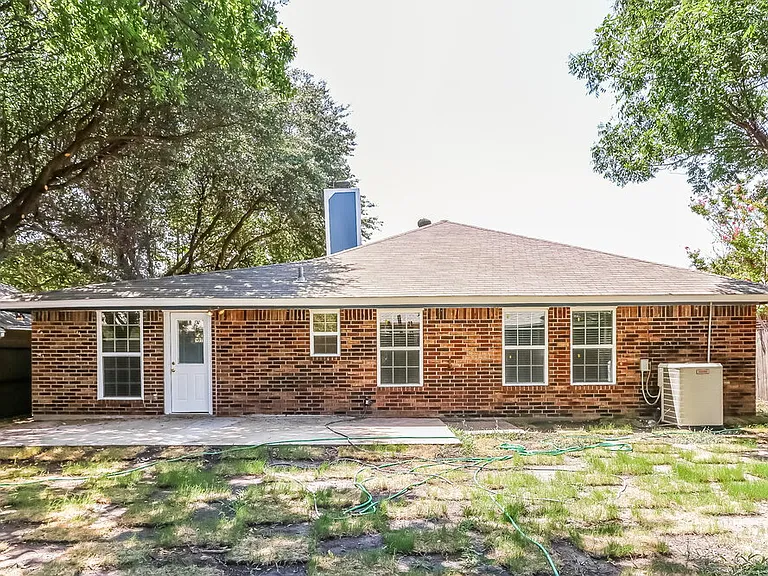 1124 W Hills Ter — Photo 14