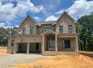 2304 Hilltop Bluffs Ct, Fuquay Varina, NC 27526