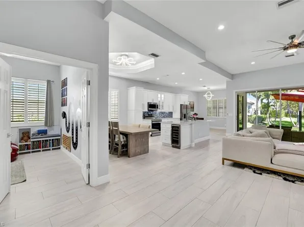 16143 Parque LN, NAPLES, FL 34110