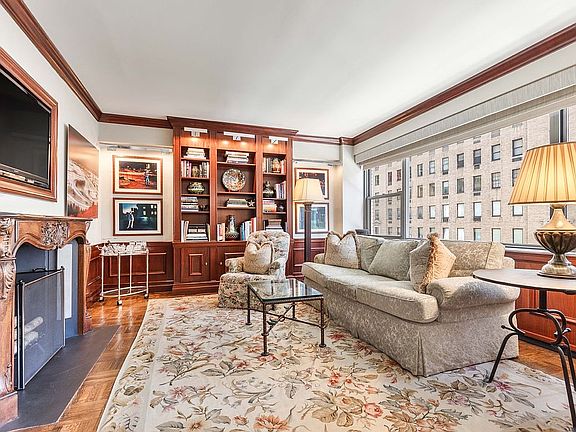 4th image of 110 E 57th St #7E