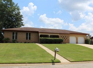 413 Robin Ln, Enterprise, AL 36330
