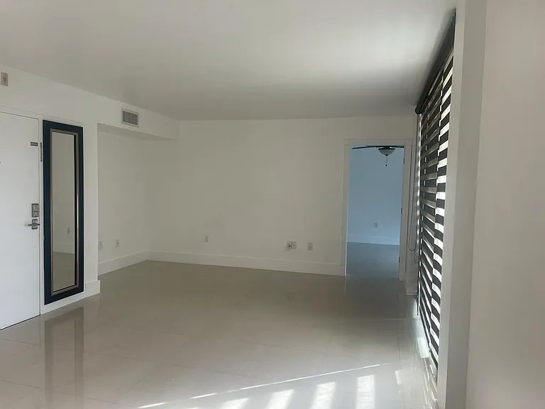 2075 SW 122nd Ave #409 — Photo 8
