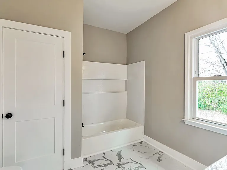 416 Highland Ct — Photo 9
