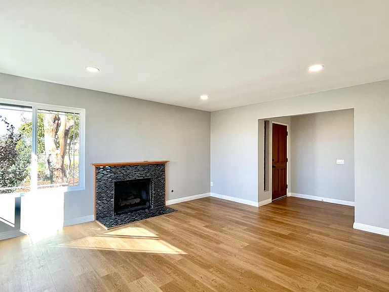 13556 Samantha Ave — Photo 2