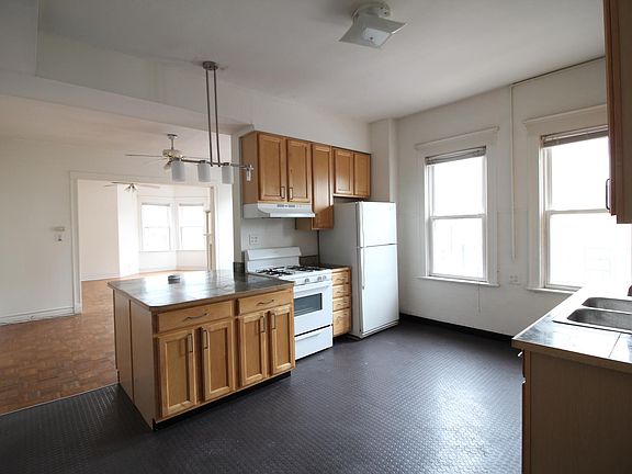 3rd image of 1801 W North Ave #2N