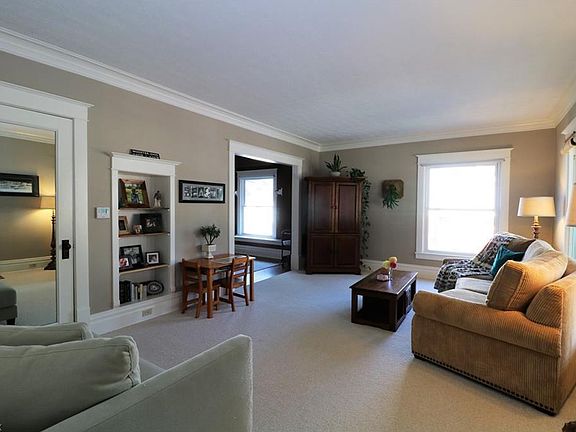 3rd image of 203 E Pine St