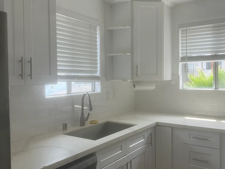 782 2oth St #4 — Photo 2