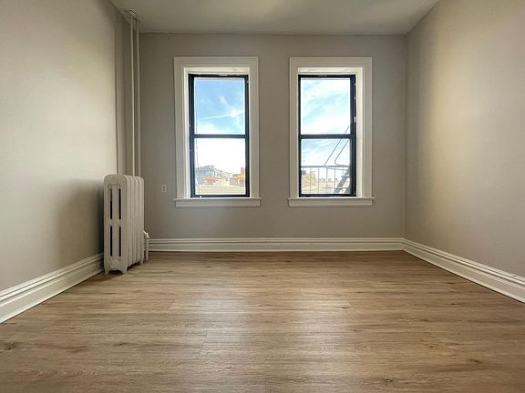 5th image of 225 Academy St #34B