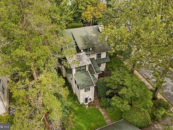 3rd image of 444 Haverford Ave