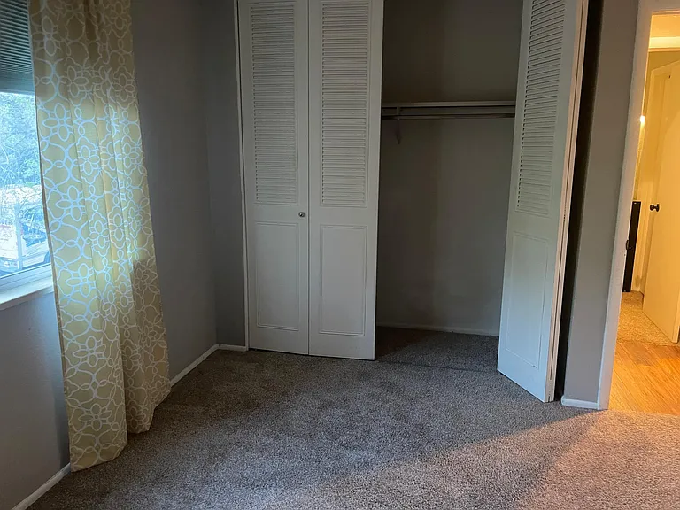 1130 Dexter St — Photo 3