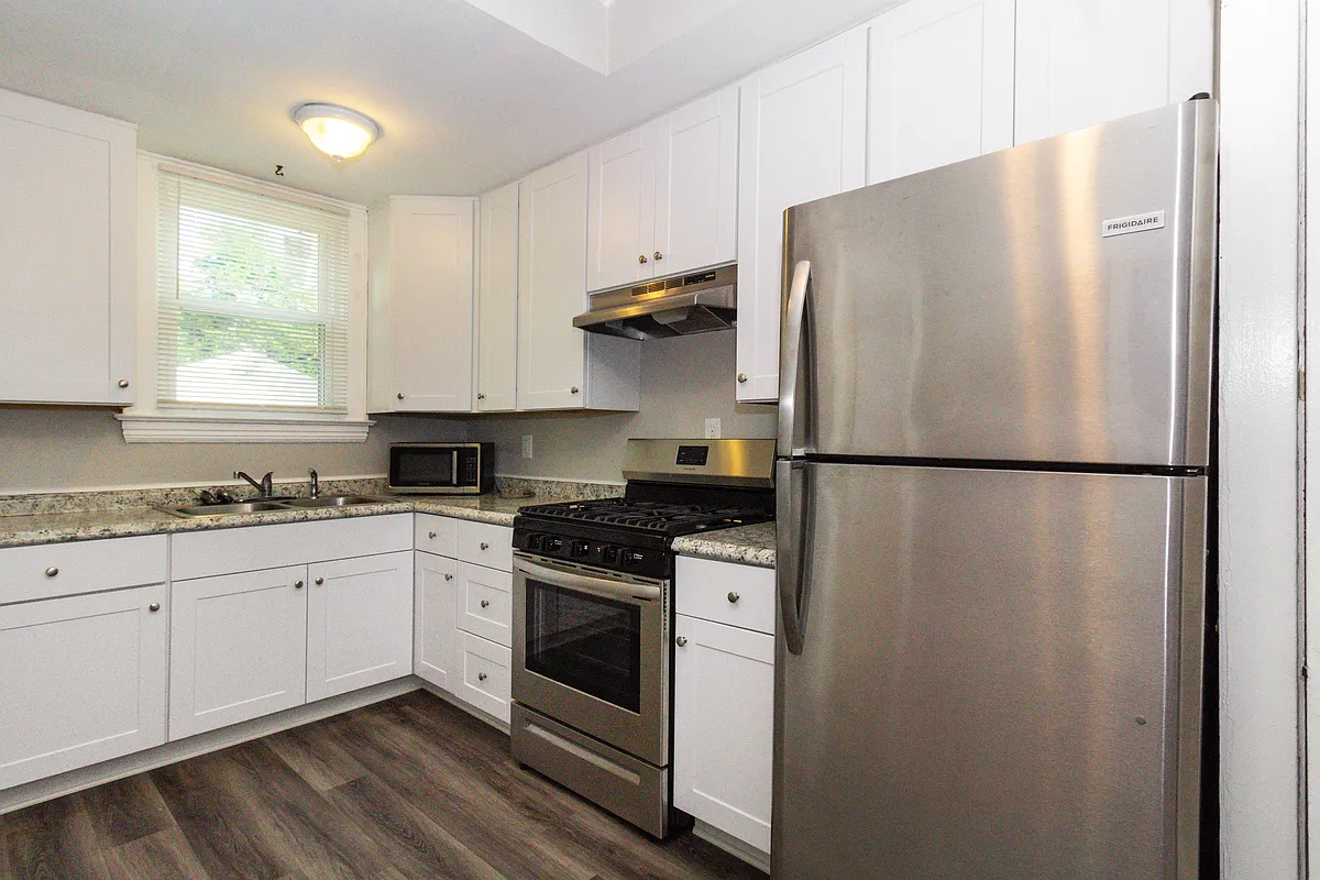 Building Photo - 3368 W 105th St #3370