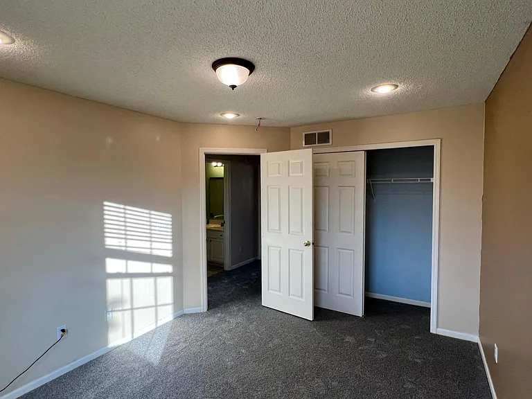 7866 Old Carriage Ct #7866 — Photo 36