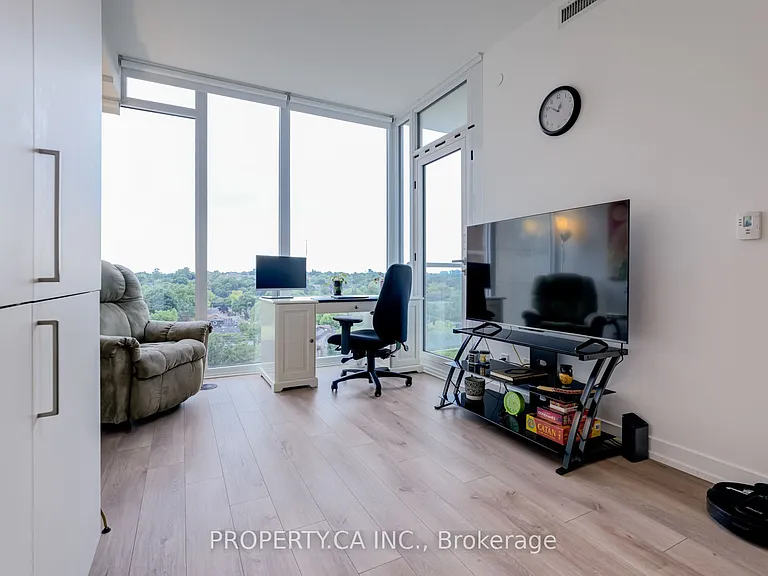 33 Helendale Ave #719 — Photo 9