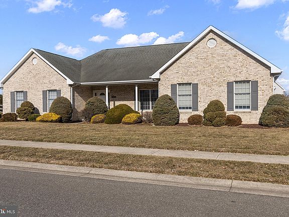 3rd image of 103 Delilah Dr
