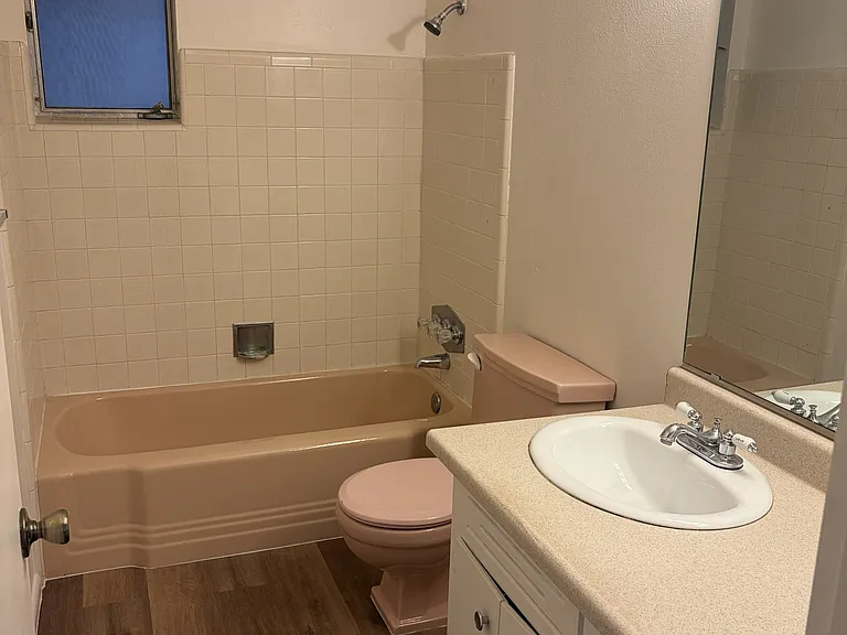 The Hibiscus Biltmore Apartments — Photo 24