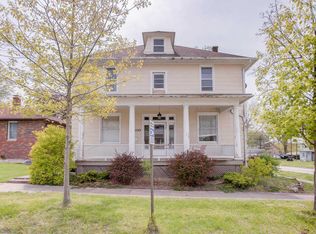 600 9th St, Highland, IL 62249