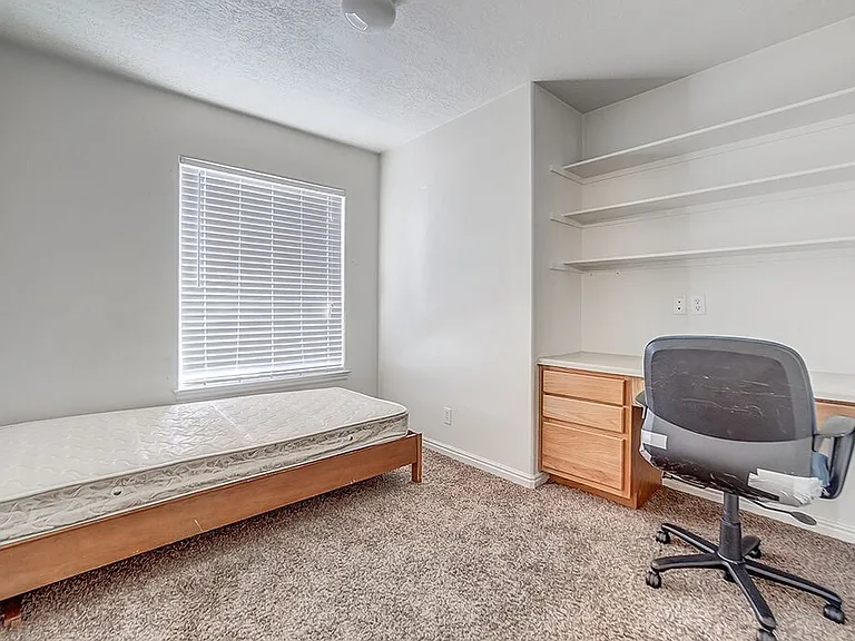 567 N University Ave #110 — Photo 7