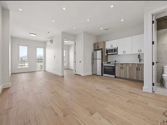 2nd image of 1116 Rogers Ave #A2
