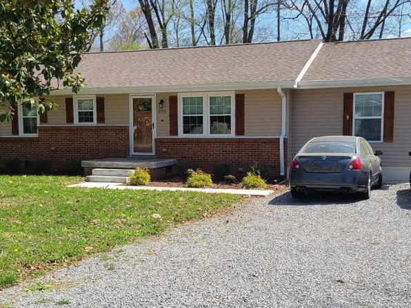 606 Rickenbacker Dr, Tullahoma, TN 37388