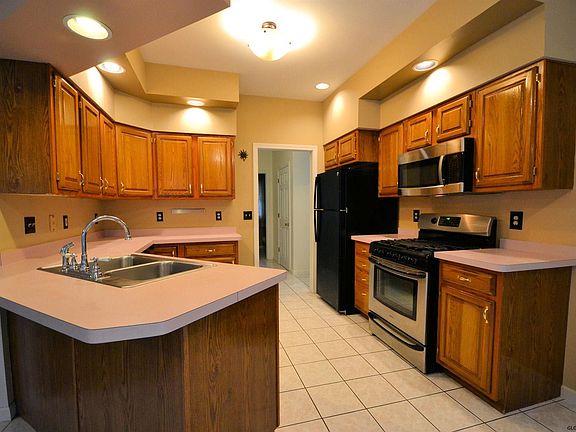 2nd image of 3 Loren Dr