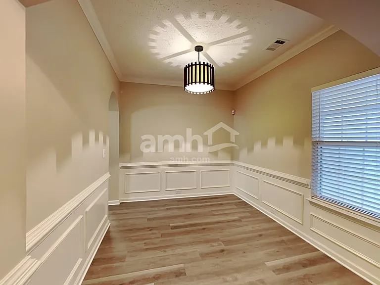 501 Gables Ct — Photo 5