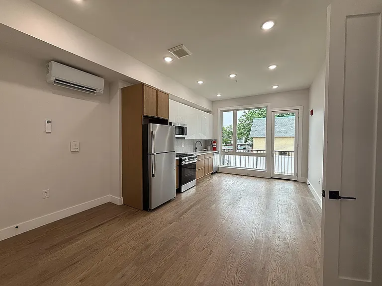 40 Lembeck Ave #206F — Photo 9