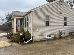 211 Anne St #1, Dekalb, IL 60115