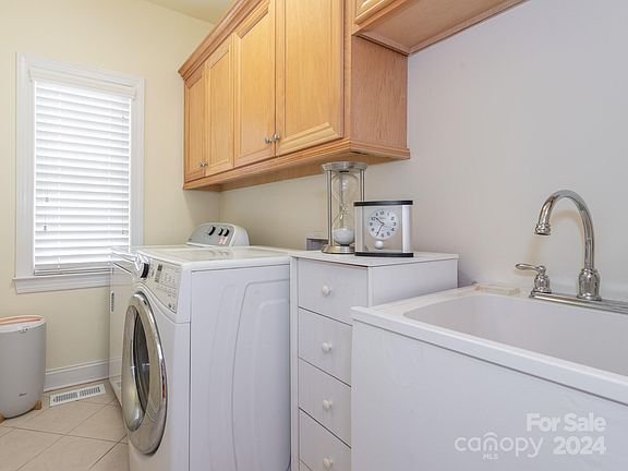 4th image of 3733 Tea Olive Dr