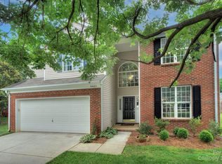 9925 Empire Woods Ct, Charlotte, NC 28277