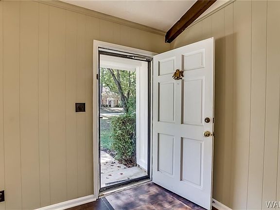 3rd image of 220 42nd St E