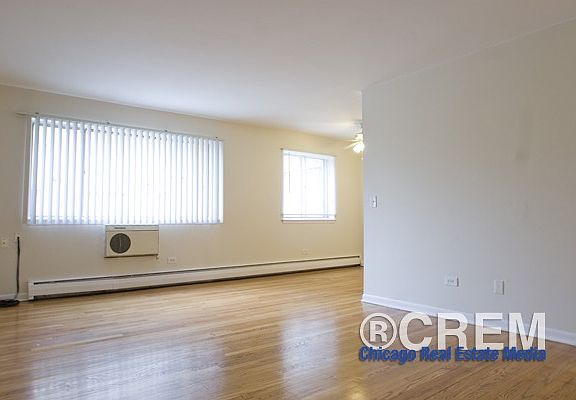 3rd image of 1441 W Howard St APT 403