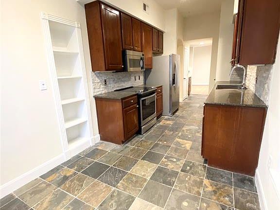 4th image of 8601 Thackery St #172