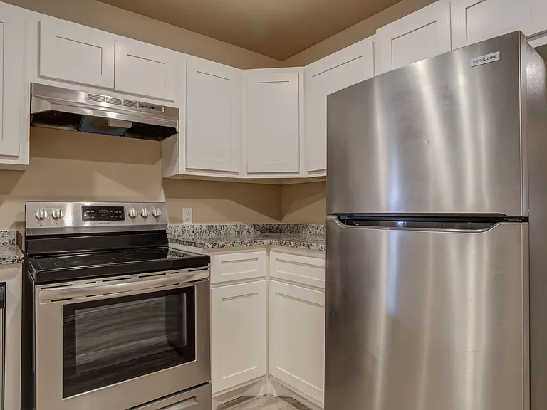 1009 Preston Trl — Photo 16
