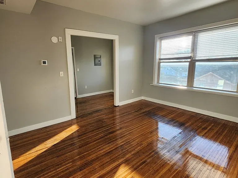 3640 N Meridian St — Photo 2