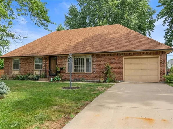 1706 NE 75th St, Gladstone, MO 64118