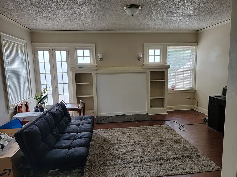 Avondale Apartments — Photo 109